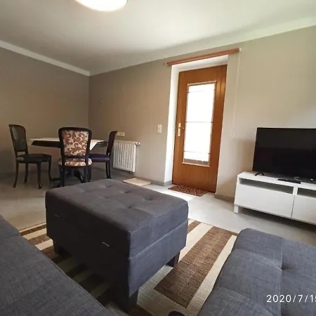 アパート Ferienwohnung Mit Eigenem Eingang, Kostenlosem W-lan Und Teilweise Neuer Ausstattung *